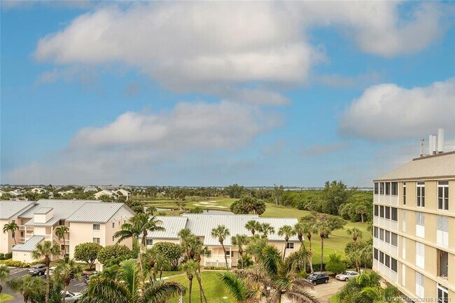 Foto del edificio - 579 NE Plantation Rd