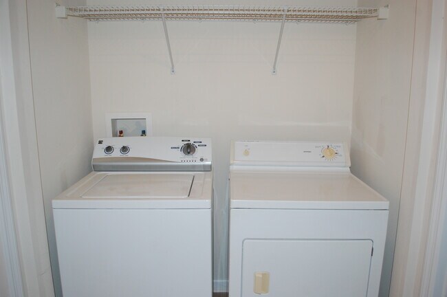 Washer/Dryer - 4207 S Dale Mabry Hwy