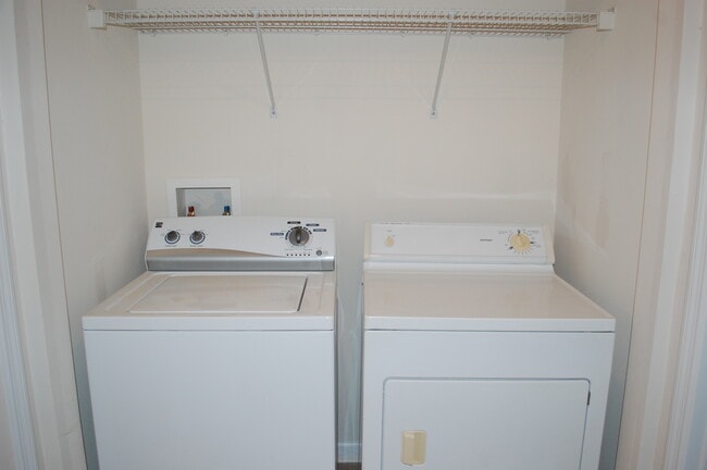 Washer/Dryer - 4207 S Dale Mabry Hwy