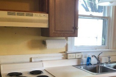kitchen - 262 Baltimore St