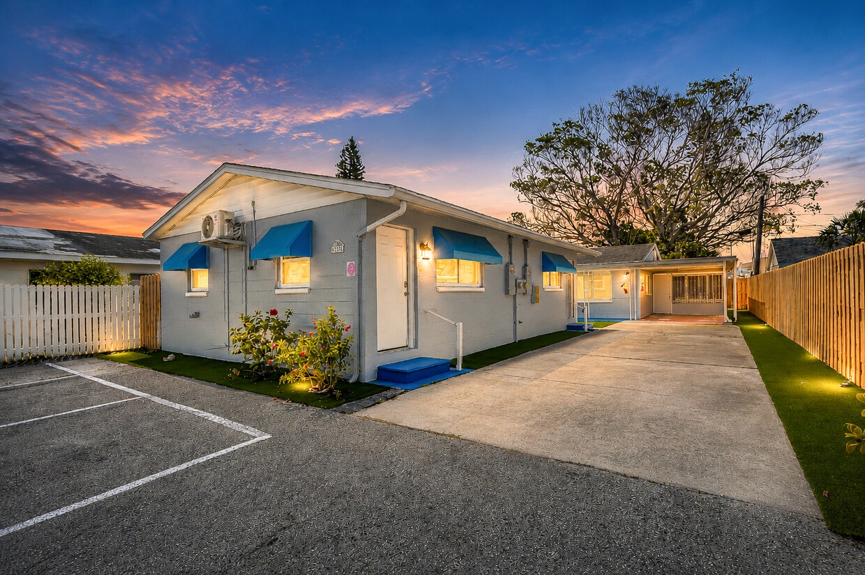 Photo - 190 73rd Ave (St. Pete Beach, FL)