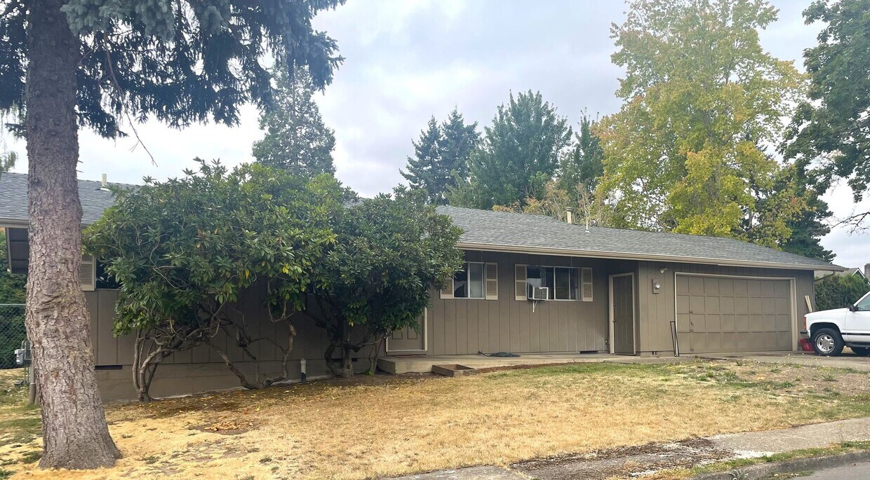 Foto principal - 3 bed 1.5 bath home in North Salem