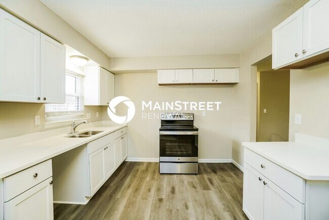 Foto del edificio - 5 Bedroom Pet-Friendly Home in COLUMBUS, O...