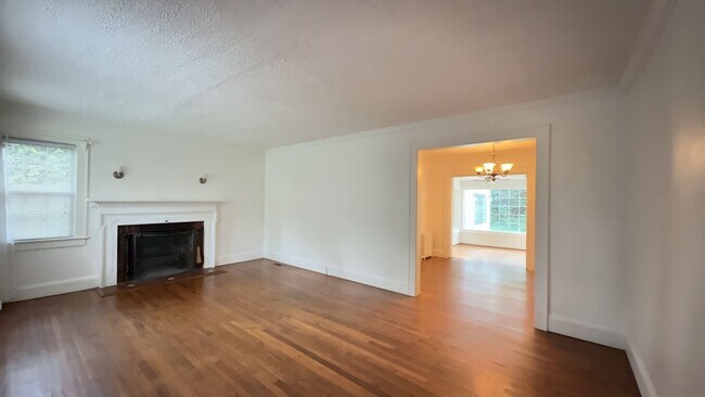 Foto del edificio - 103 Windham Rd