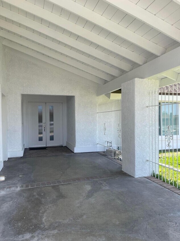 Building Photo - 15822 Brookhurst St