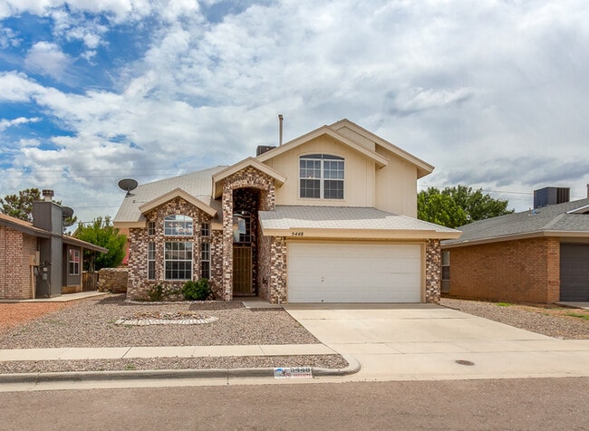 Foto del edificio - A Stunning 3-bedroom, 2.5-bathroom on the East Side of EL Paso TX
