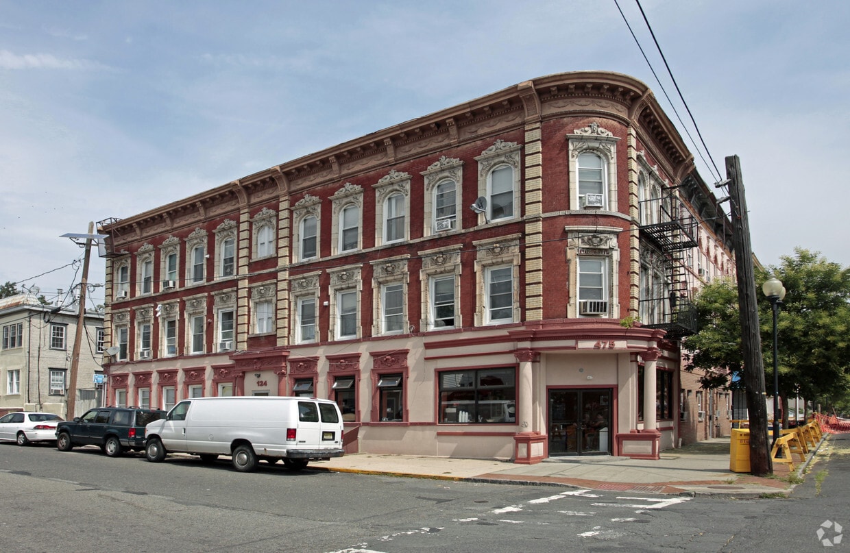 Primary Photo - 475 State St