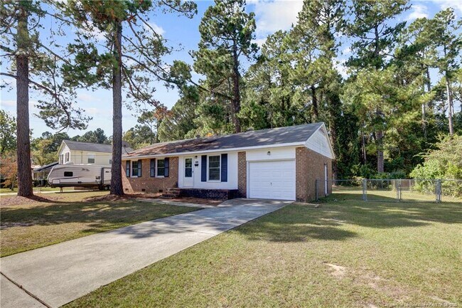 Building Photo - 5051 Hampshire Dr