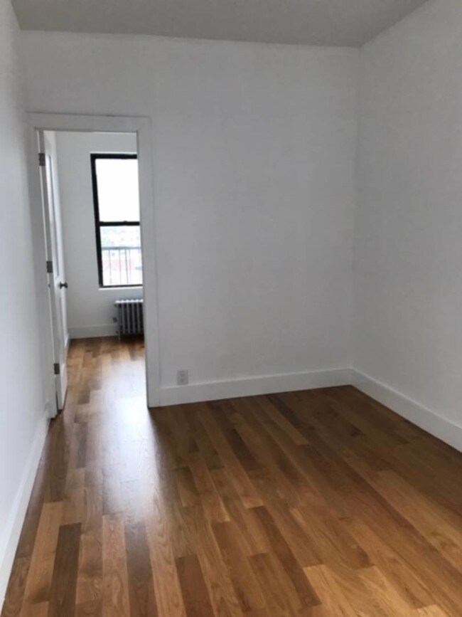 Building Photo - 32-80 30th St