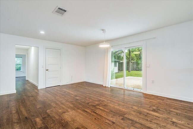 Foto del edificio - 1405 Glenwood Dr
