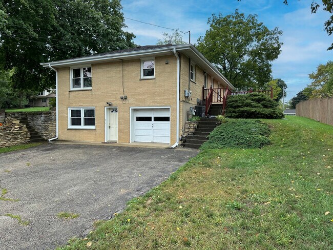 Building Photo - 5718 South St