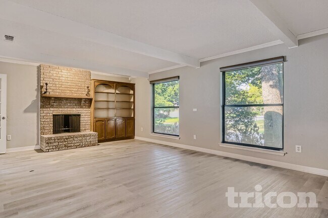 Foto del edificio - 2819 Hedgeway Dr