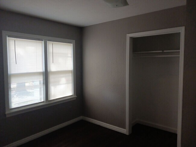 Foto del edificio - 2208 NW Walding Ave