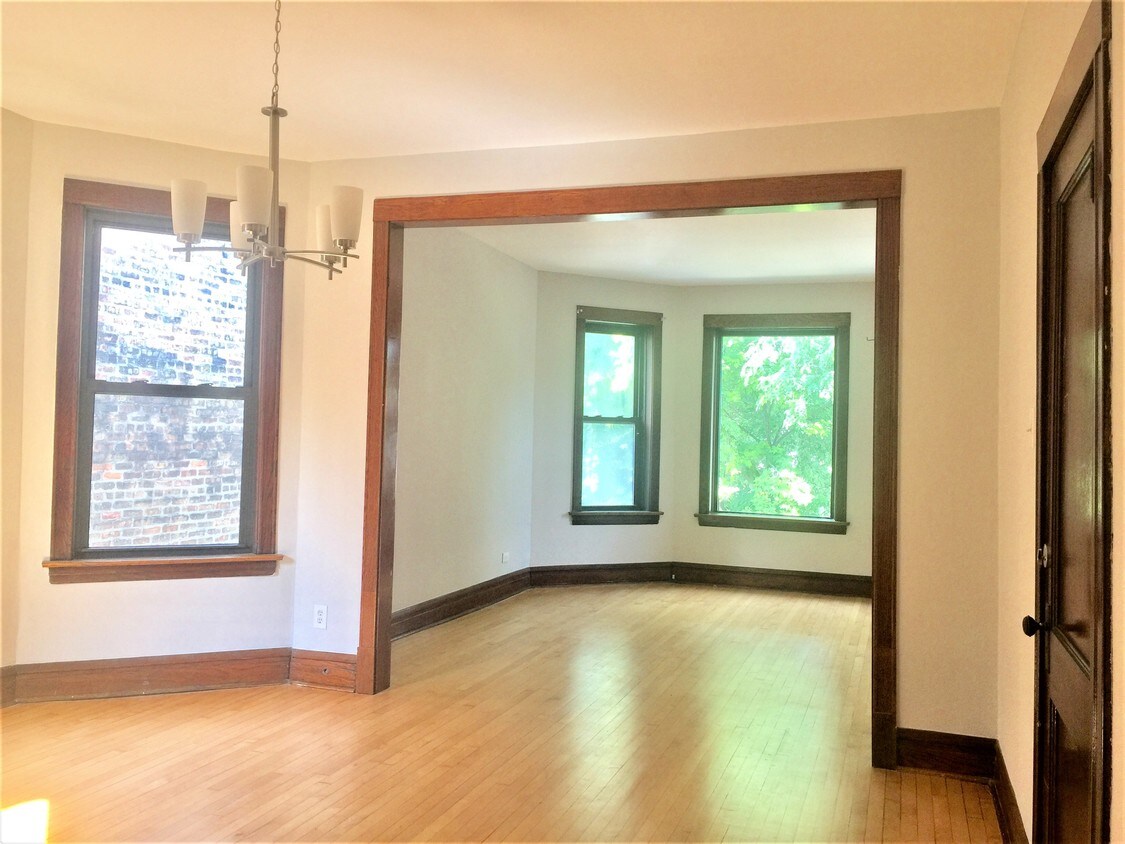 Primary Photo - 2725 N Francisco Ave