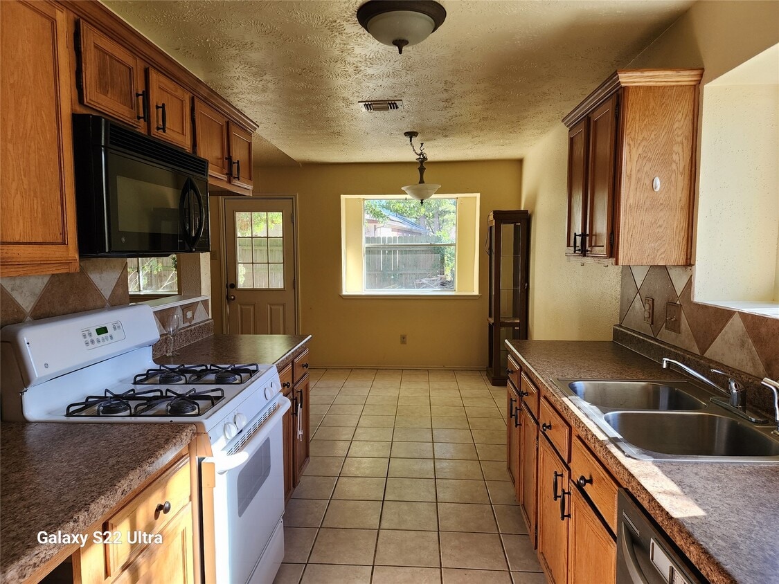 Building Photo - 2810 Goldspring Ln