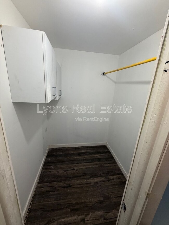 Foto del edificio - 653 Howells Cir Dr