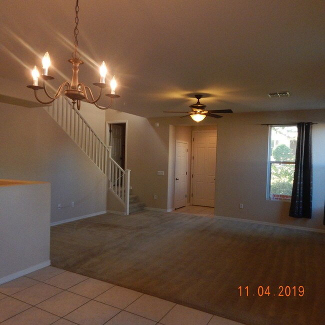Building Photo - 419 W Paseo Celestial