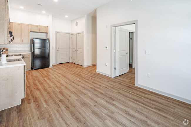 1BR, 1BA - 686SF - Living Room - Perkins