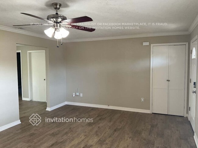 Building Photo - 652 Moss Dr