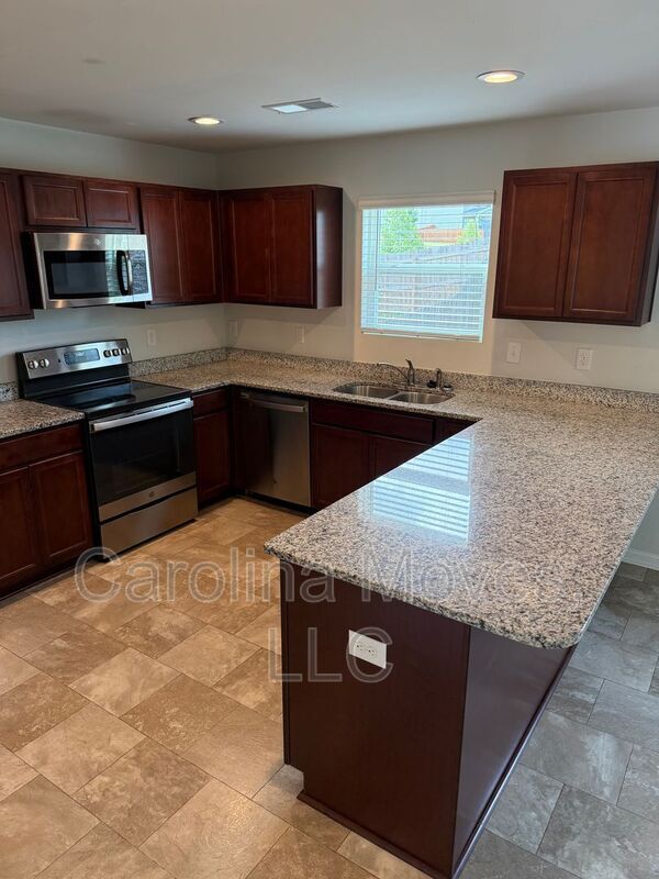 Foto del edificio - 649 Millsgate Cir