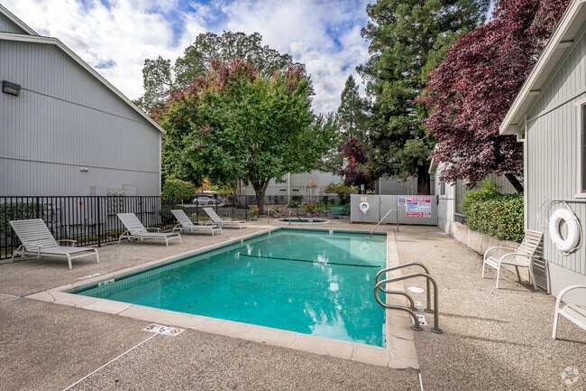 Building Photo - Springview Oaks Apartments