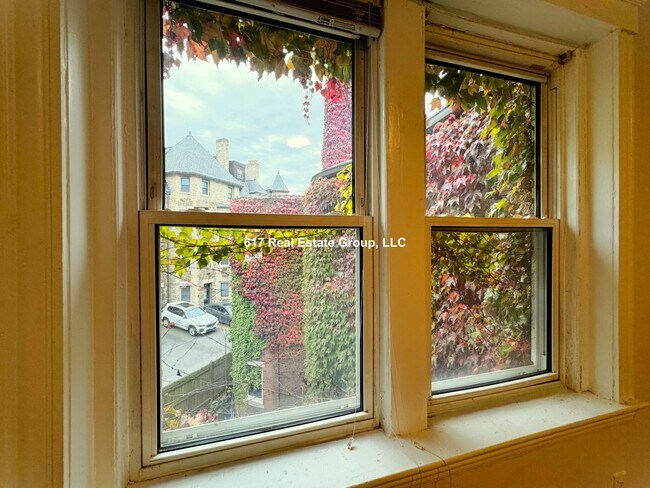 Foto del edificio - 208 Winthrop Rd