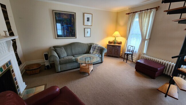 sala de estar - 840 East Ave