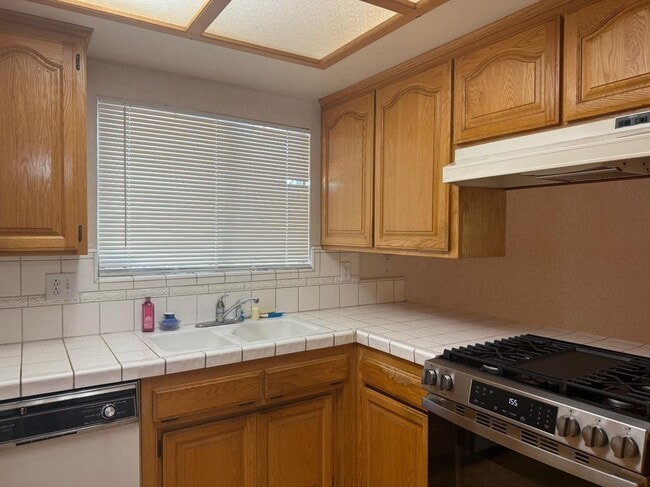 Foto del edificio - 1731 Miramonte Ct