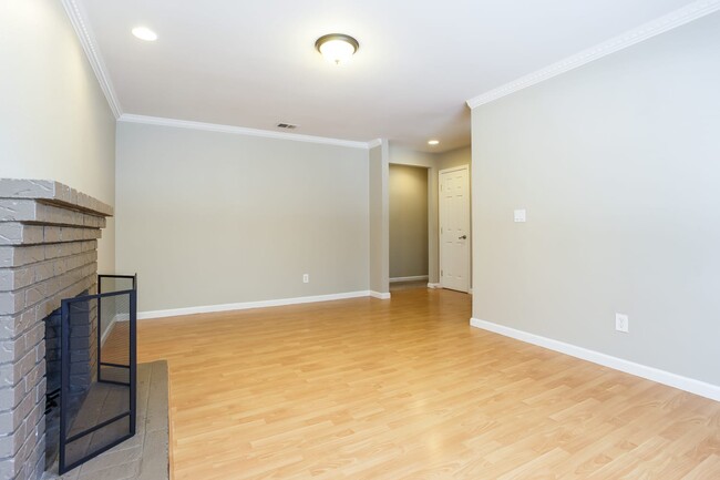 Building Photo - 480 Whitney Ave