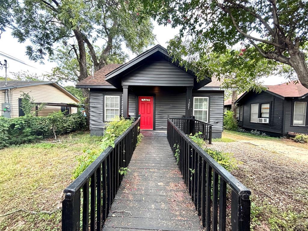 Primary Photo - 1205 Leona St