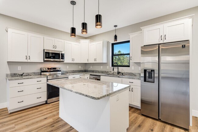 Foto del edificio - Newly-Built & Energy-Star Certified 3-Bedroom in Swannanoa