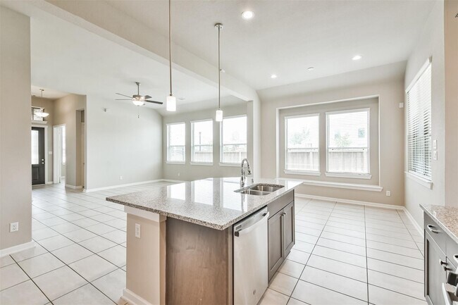 Building Photo - 27025 Sofia Forest Dr