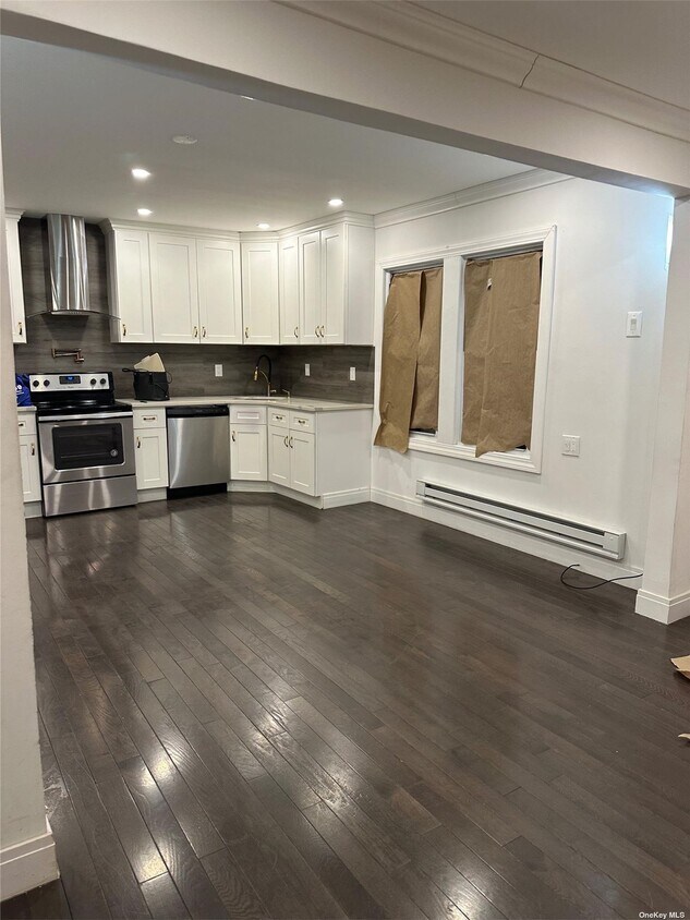 Foto principal - 241-18 Newhall Ave