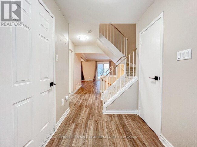 Photo du bâtiment - 711 Osgoode Dr