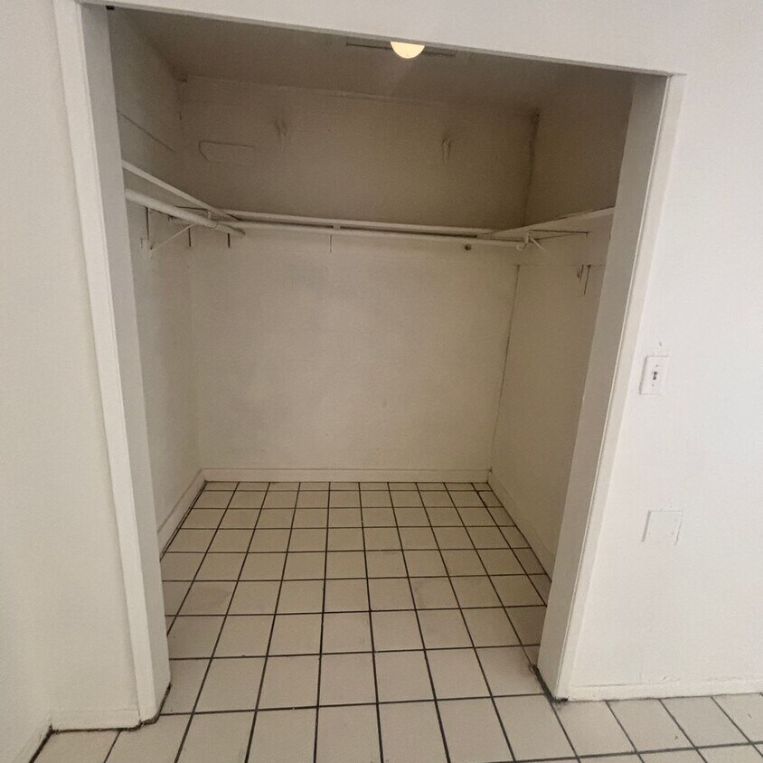 Foto del edificio - 419 W 13
