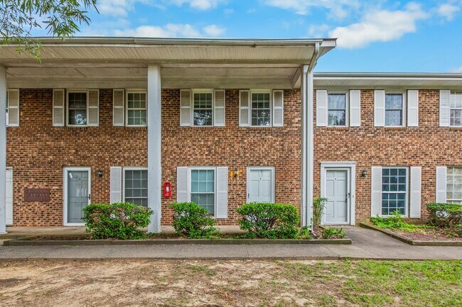 Foto del edificio - 1303 W Meadowview Rd