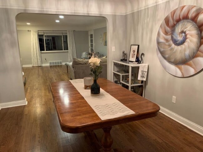 Dining Room - 6422 Fairhurst Ave