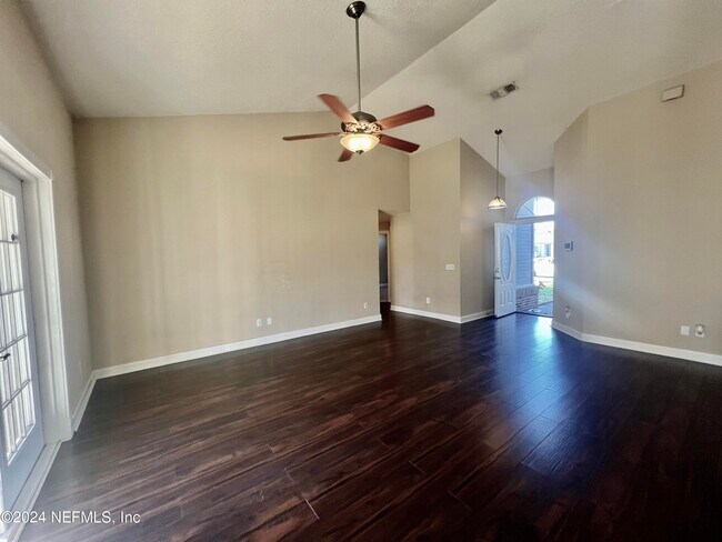Building Photo - 7645 Chelmsford Dr