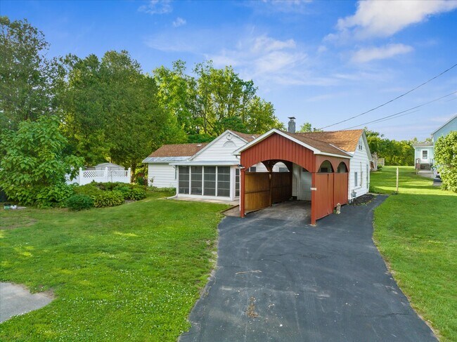 Foto del edificio - 9453 Maynard Dr