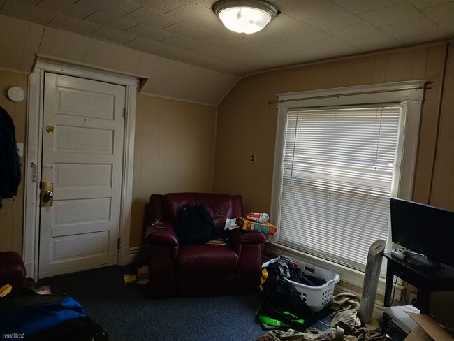 Building Photo - 1 br, 1 bath  - 706 Emmet St Unit 3
