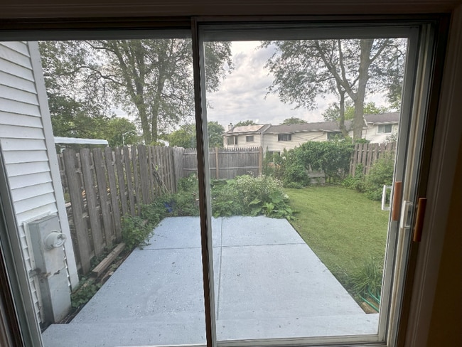 Building Photo - 226 Walker Dr