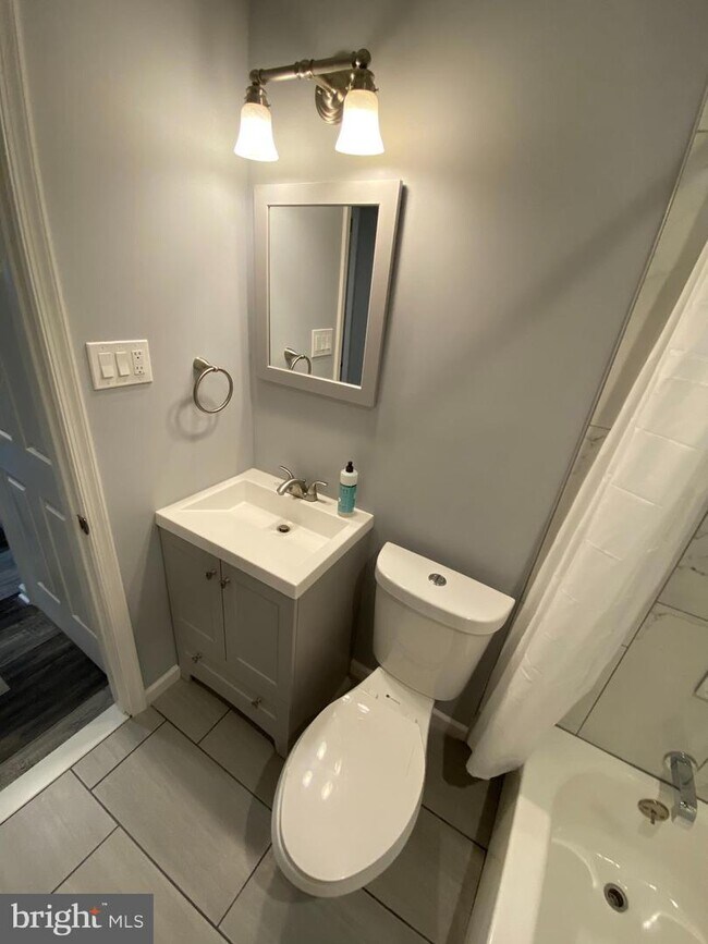 Foto del edificio - 30 Redbrook Ln