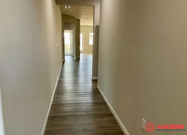 Building Photo - Spacious 4-Bedroom, 2-Bath Home with Fireplace, Garage & Full Appliances — No Pets