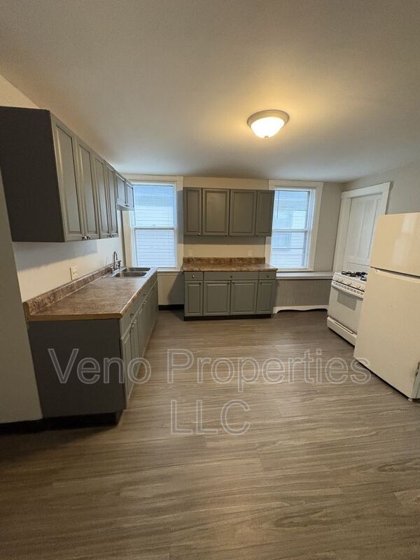 Foto del edificio - 1075 Park Ave