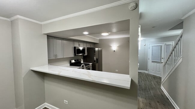 Building Photo - 1926 Grove Ave