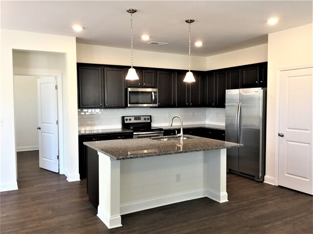 Building Photo - 120 White Ash Drive