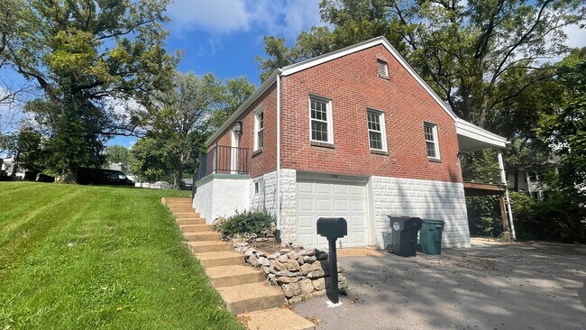 Building Photo - 1123 Earl Ave