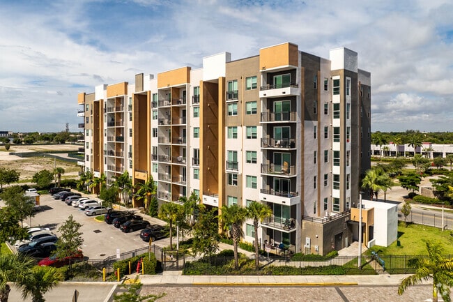 Building Photo - The Pomelo