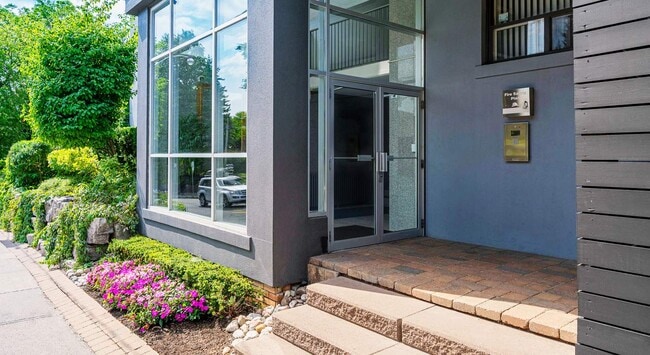 Building Photo - Beach Suites