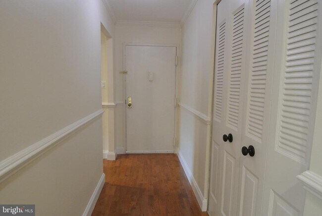 Foto del edificio - 11301 Commonwealth Dr